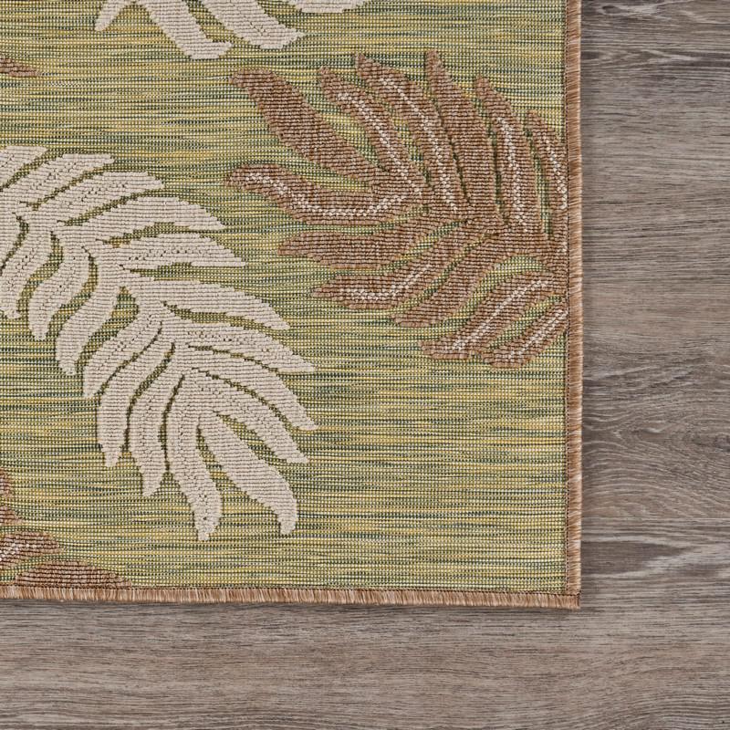 5' X 7' Green And Ivory Indoor Outdoor Area Rug. Picture 2