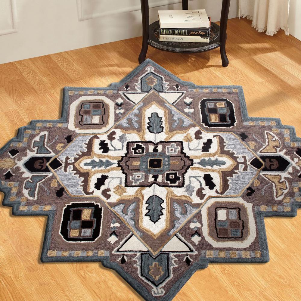 5’ Gray and Beige Medallion Area Rug Multi. Picture 7
