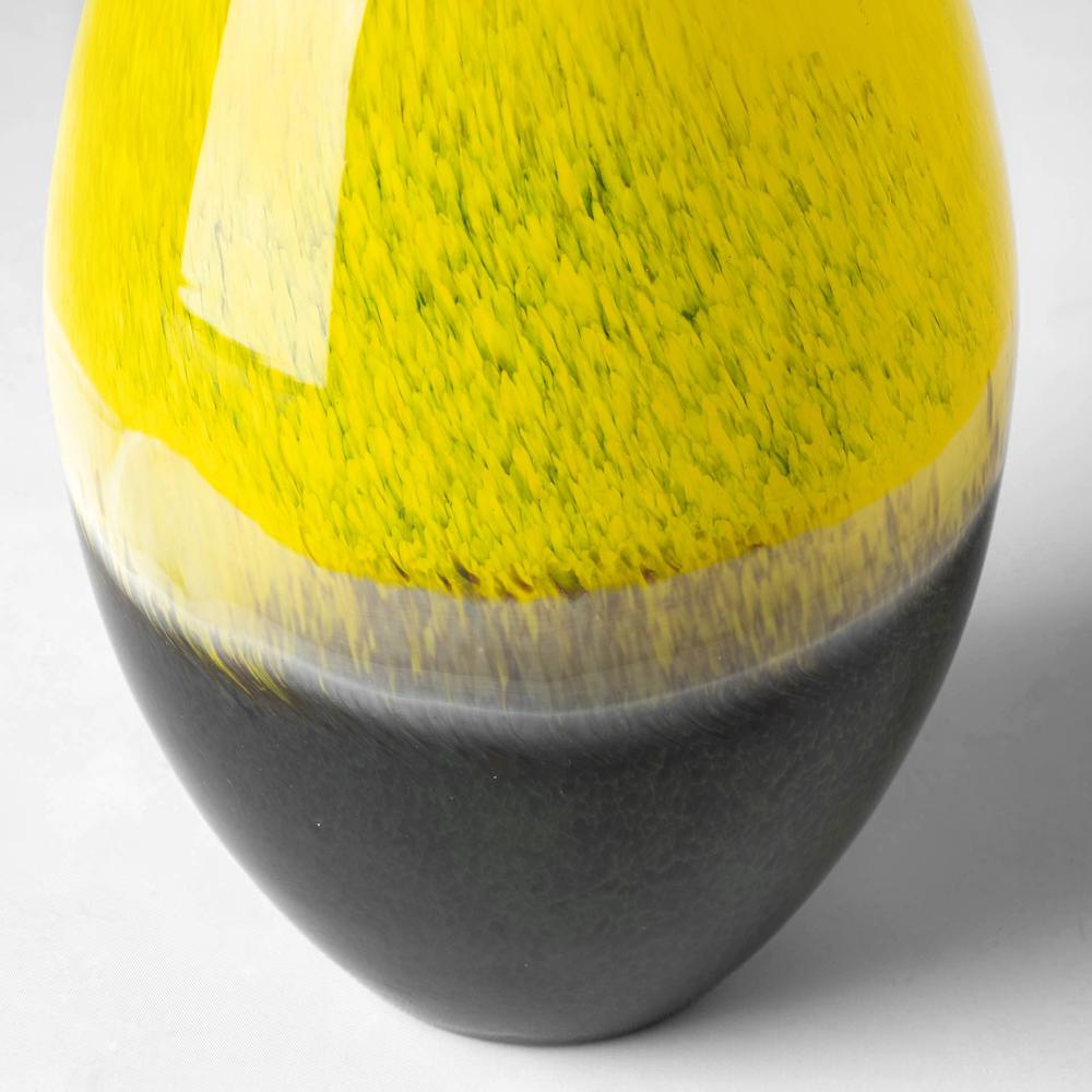 21" Lovely Yellow and Gray Handblown Spunglass Vase Yellow. Picture 6