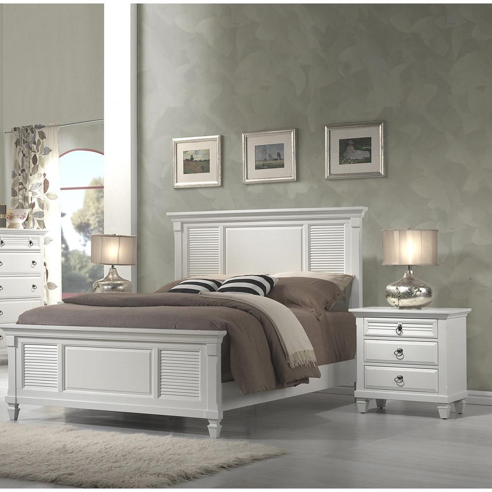 White Plantation 3 Drawer Nightstand White Finish. Picture 2
