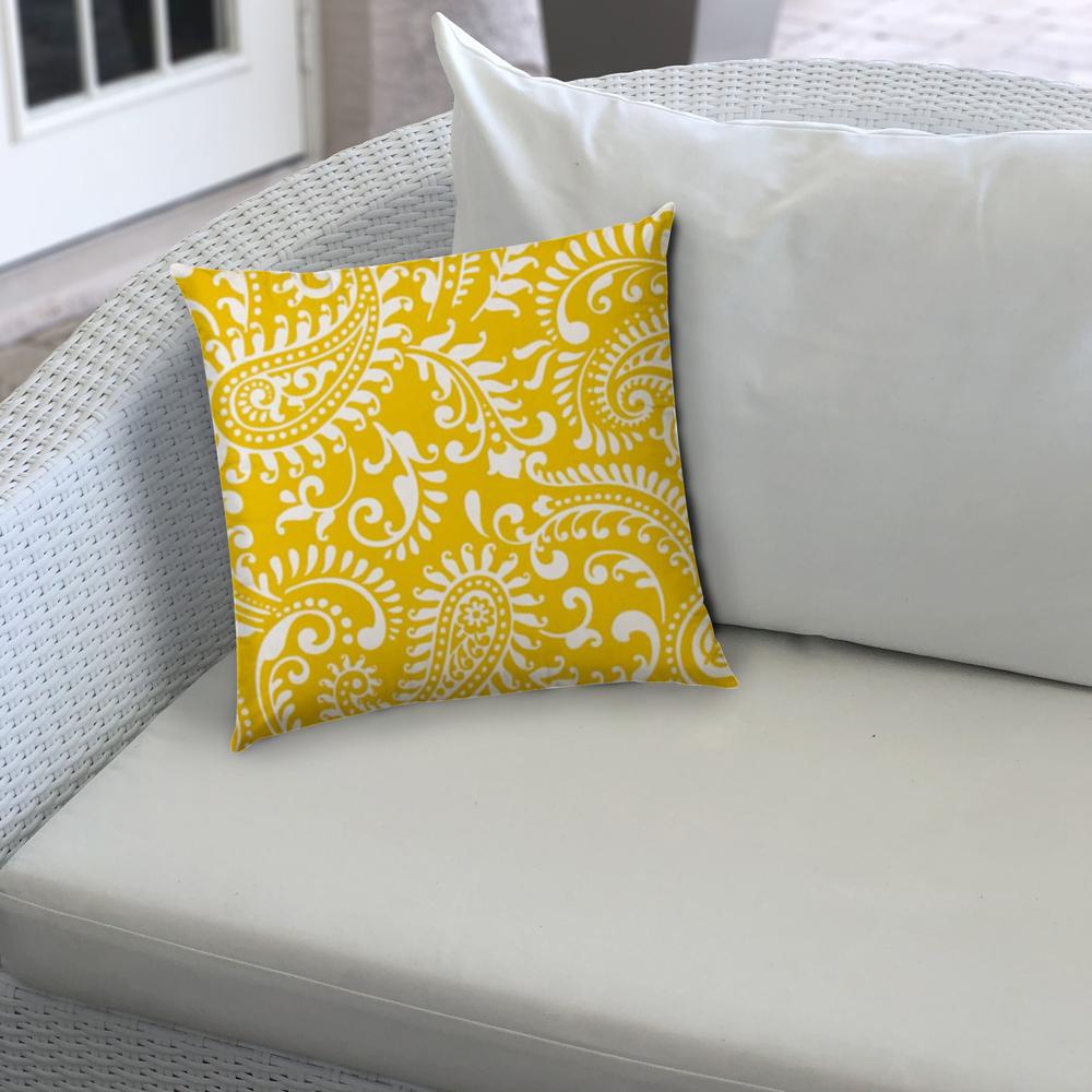 14" X 20" Cream And White Blown Seam Paisley Lumbar Indoor Outdoor Pillow. Picture 4