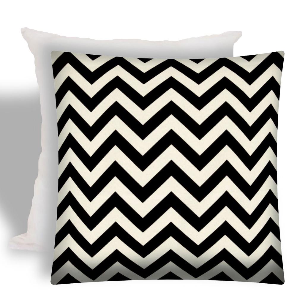 17" X 17" Black And Ivory Zippered Zigzag Throw Indoor Outdoor Pillow. Picture 1