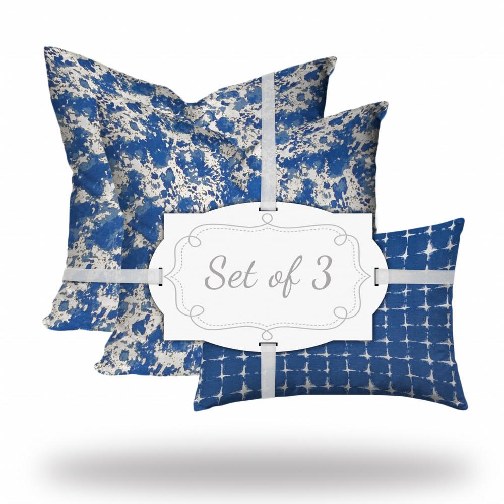 Blue, White Enveloped Coastal Throw Indoor Outdoor Pillow. Picture 1