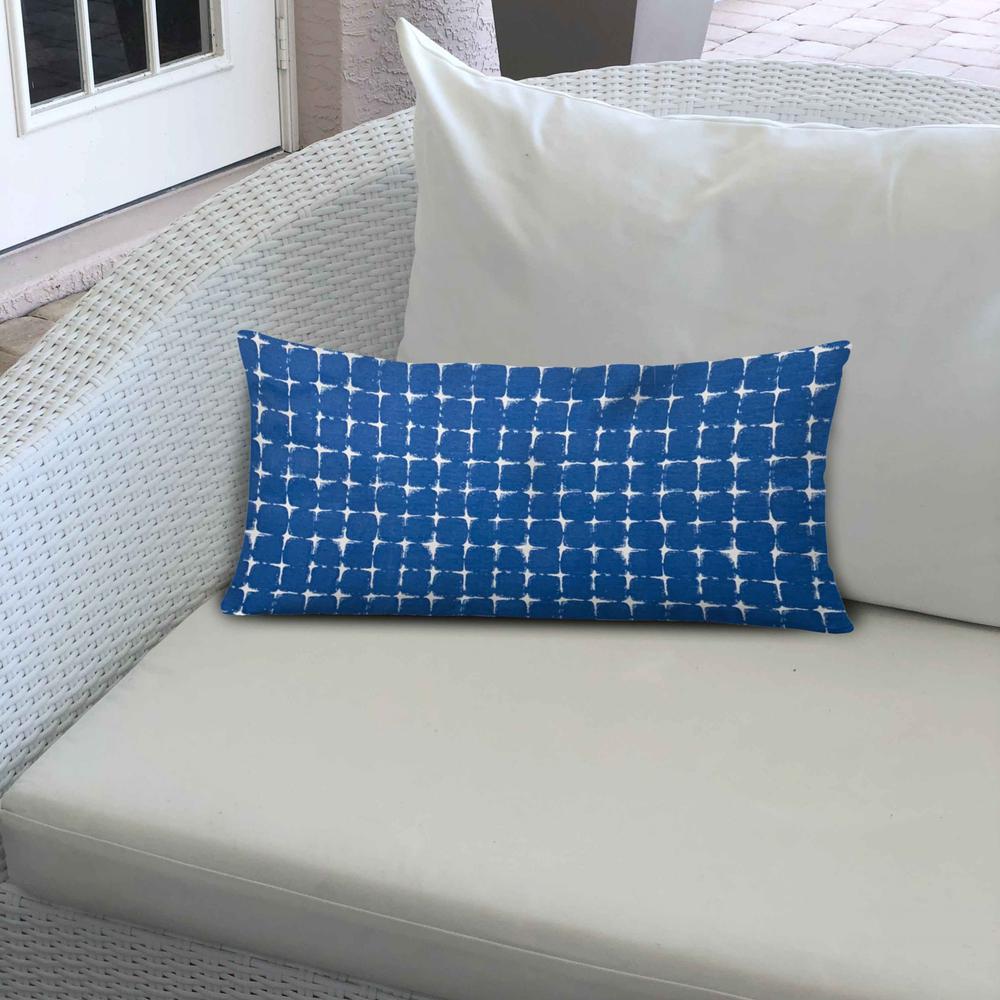 12" X 16" Blue And White Enveloped Gingham Lumbar Indoor Outdoor Pillow. Picture 3
