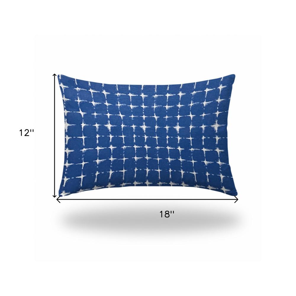 12" X 18" Blue And White Zippered Gingham Lumbar Indoor Outdoor Pillow. Picture 4