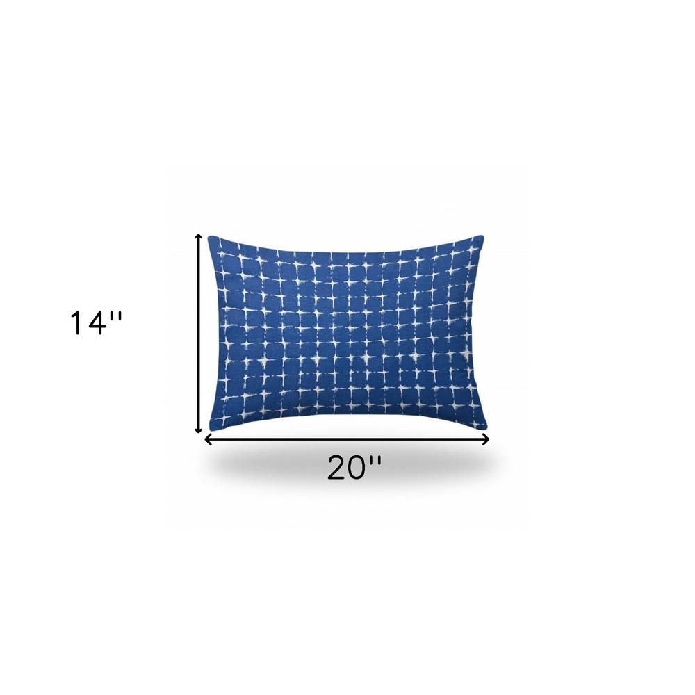 14" X 20" Blue And White Enveloped Gingham Lumbar Indoor Outdoor Pillow. Picture 4