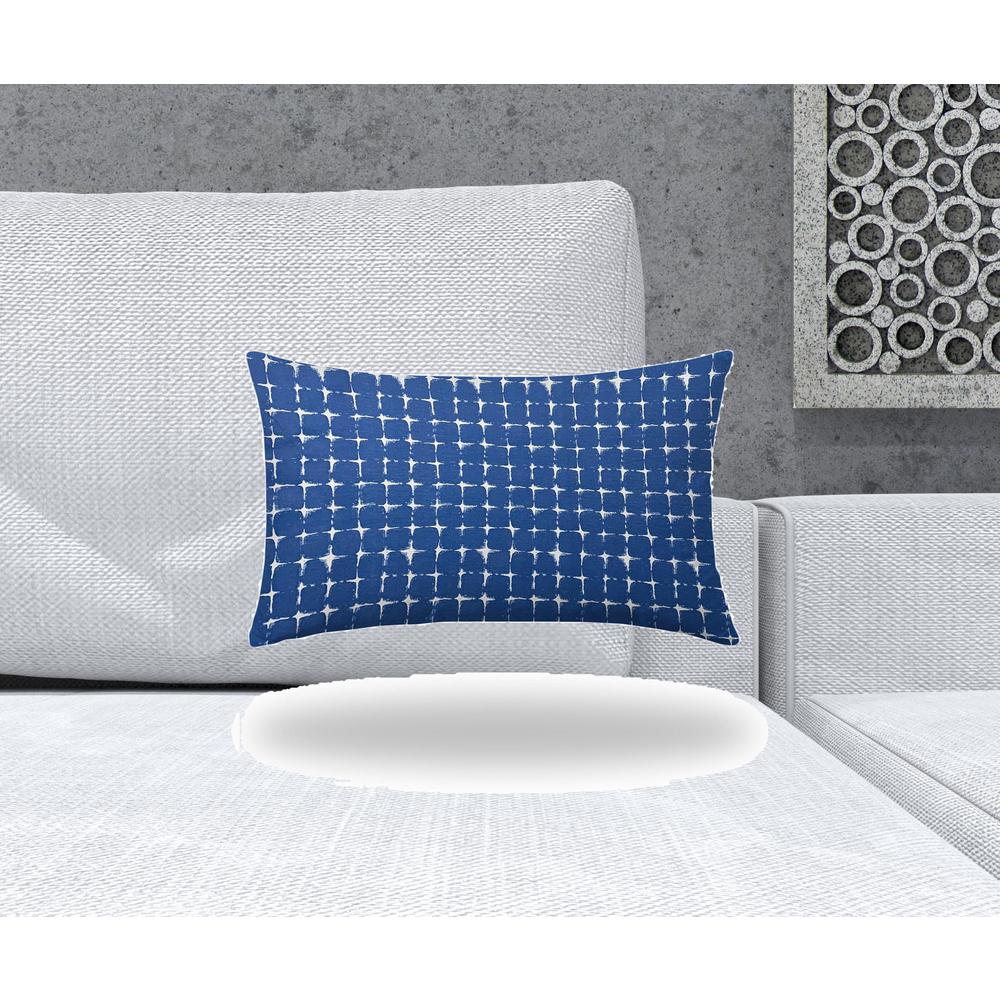 16" X 26" Blue And White Enveloped Abstract Lumbar Indoor Outdoor Pillow. Picture 2