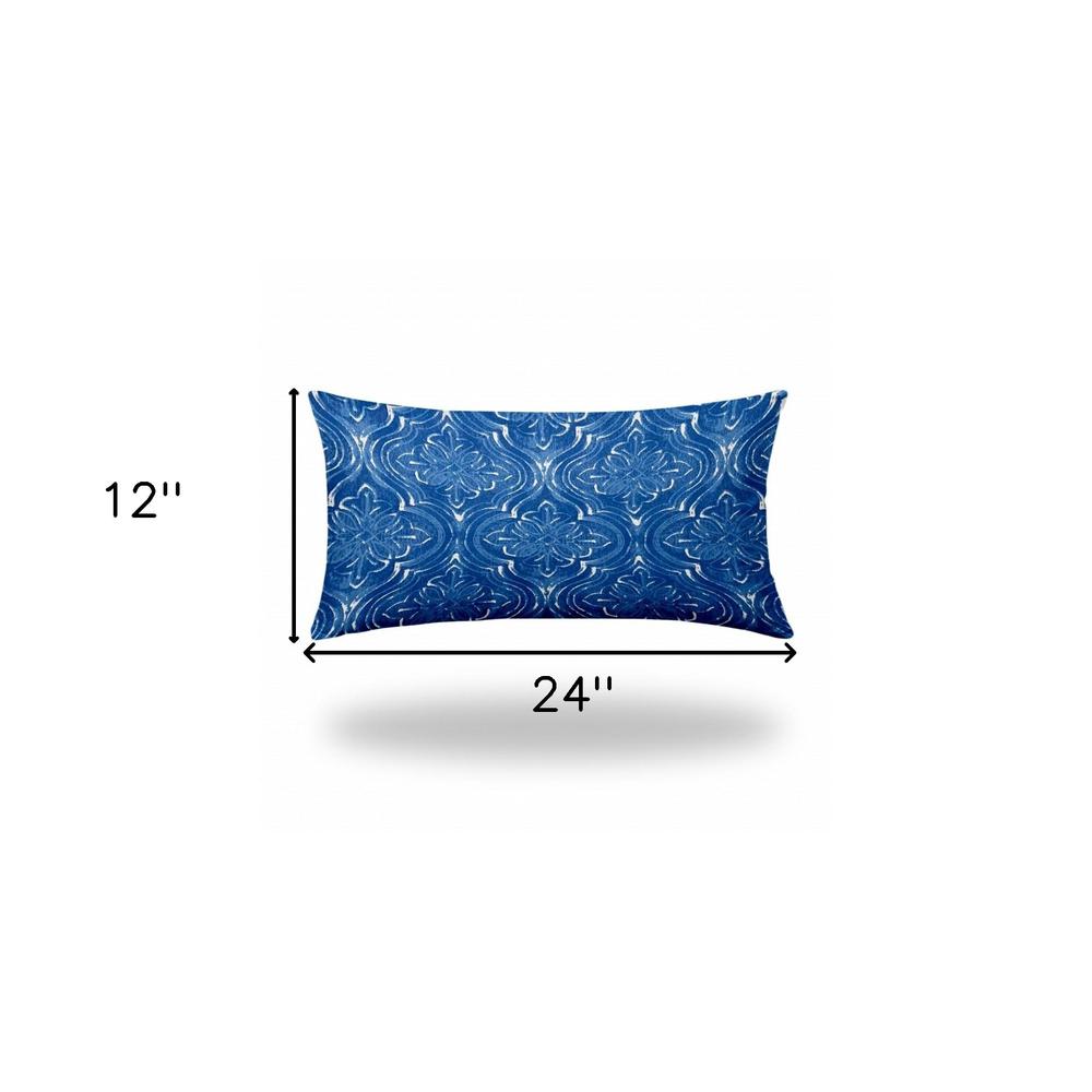 14" X 24" Blue And White Enveloped Ikat Lumbar Indoor Outdoor Pillow. Picture 4