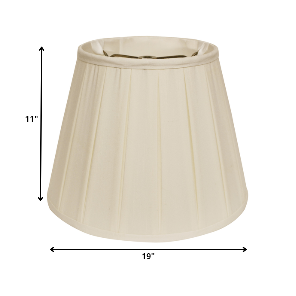 19" Ivory Slanted Crimped Box Shantung Lampshade. Picture 5