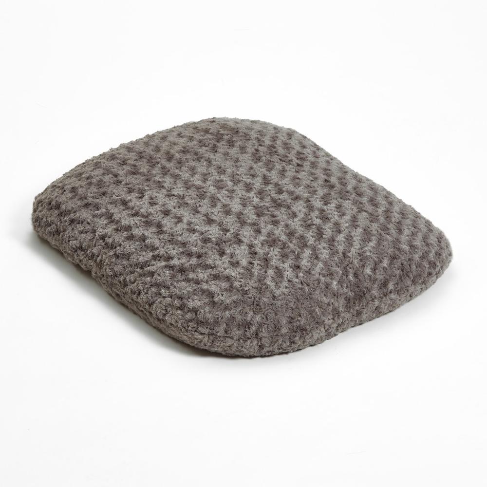 Gray 3" x 4" Lux Faux Fur Oval Pet Bed. Picture 1