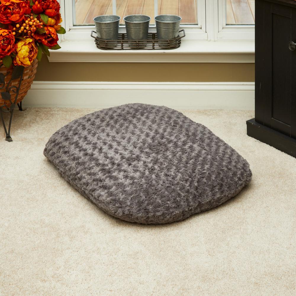 Gray 3" x 4" Lux Faux Fur Oval Pet Bed. Picture 2