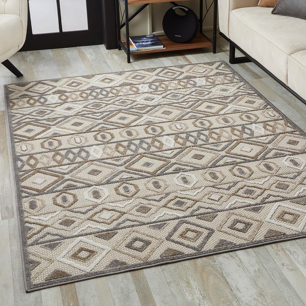 2' X 4' Gray And Ivory Southwestern Stain Resistant Indoor Outdoor Area Rug. Picture 5