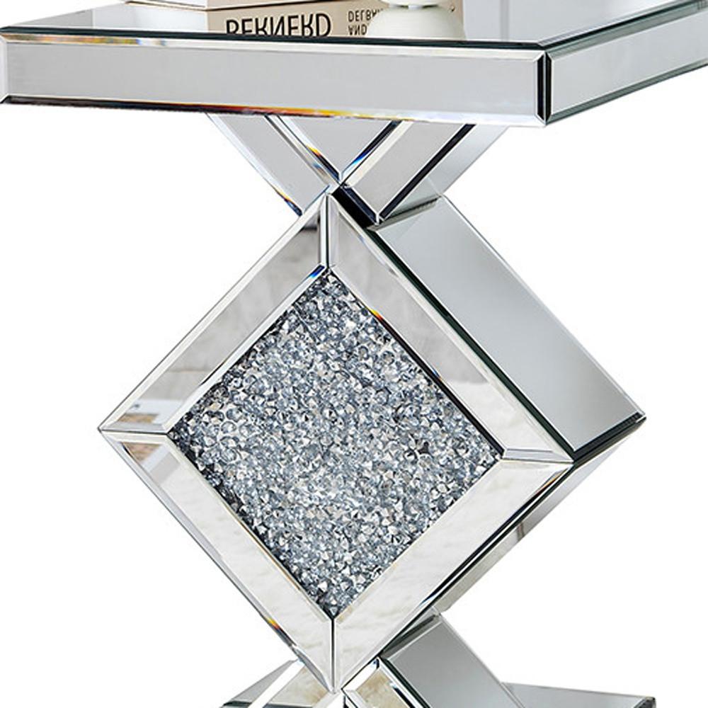 Diamond Silver Mirrored Side Table. Picture 2