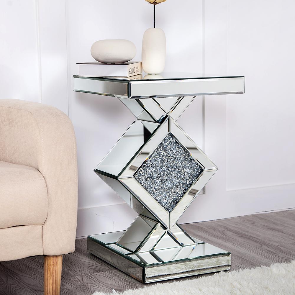 Diamond Silver Mirrored Side Table. Picture 6