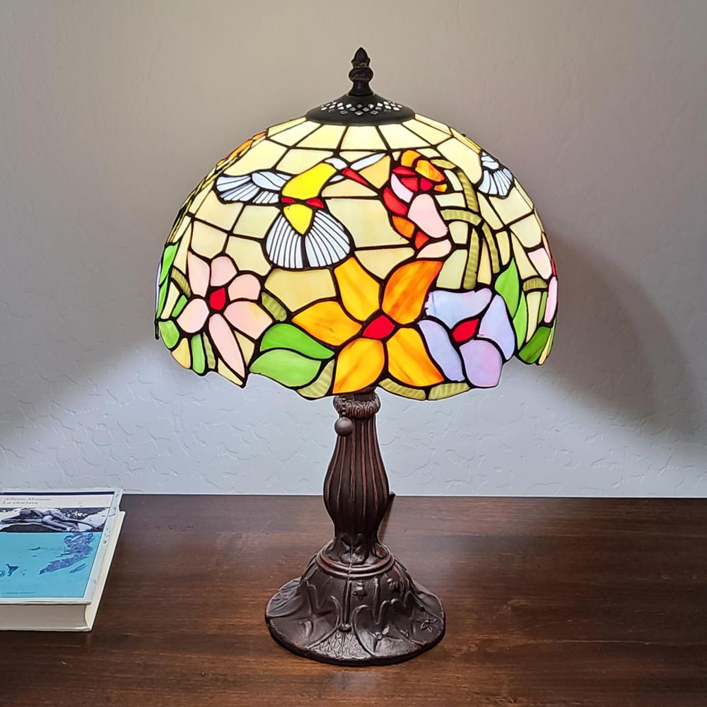 18" Tiffany Style Floral Table Lamp. Picture 4