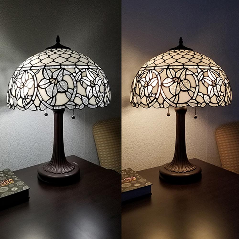 24" Stained Glass Two Light Flowery Accent Table Lamp. Picture 6