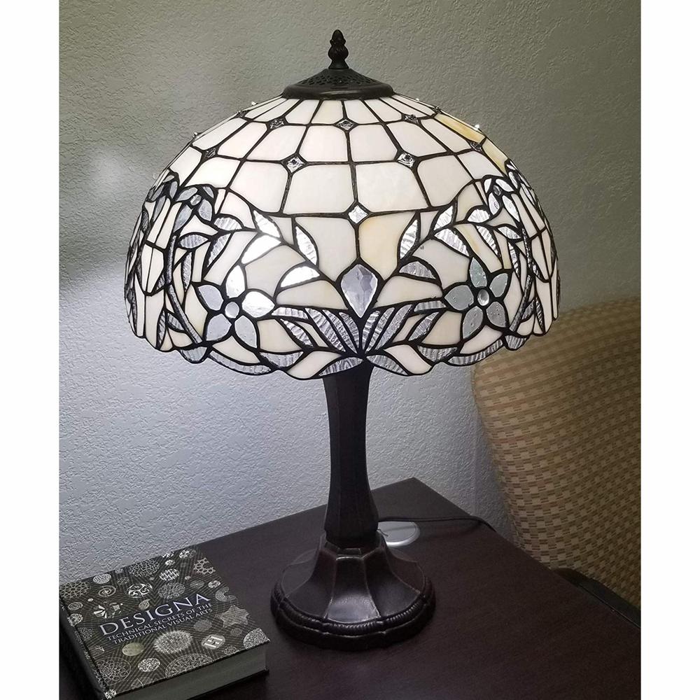 23" Stained Glass Two Light Flowery Vintage Accent Table Lamp. Picture 3