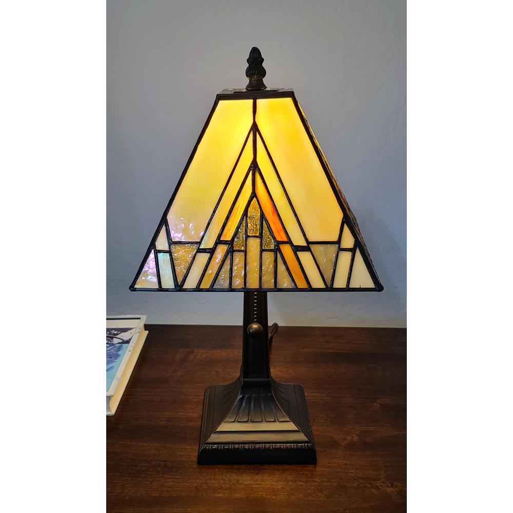 15" Tiffany Yellow and Amber Mission Style Table Lamp. Picture 2