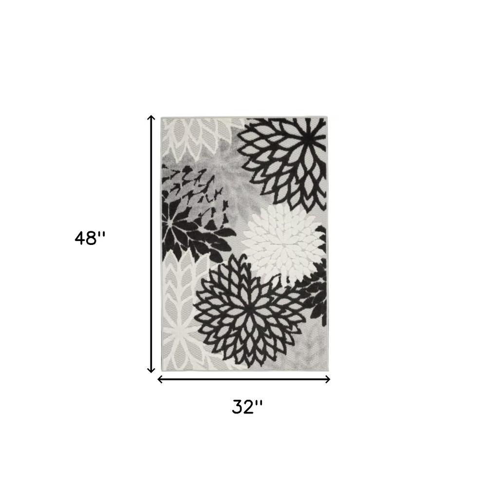 3' X 4' Black And White Floral Non Skid Indoor Outdoor Area Rug. Picture 5