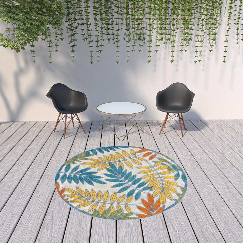 8' X 8' Ivory Round Floral Non Skid Indoor Outdoor Area Rug. Picture 4