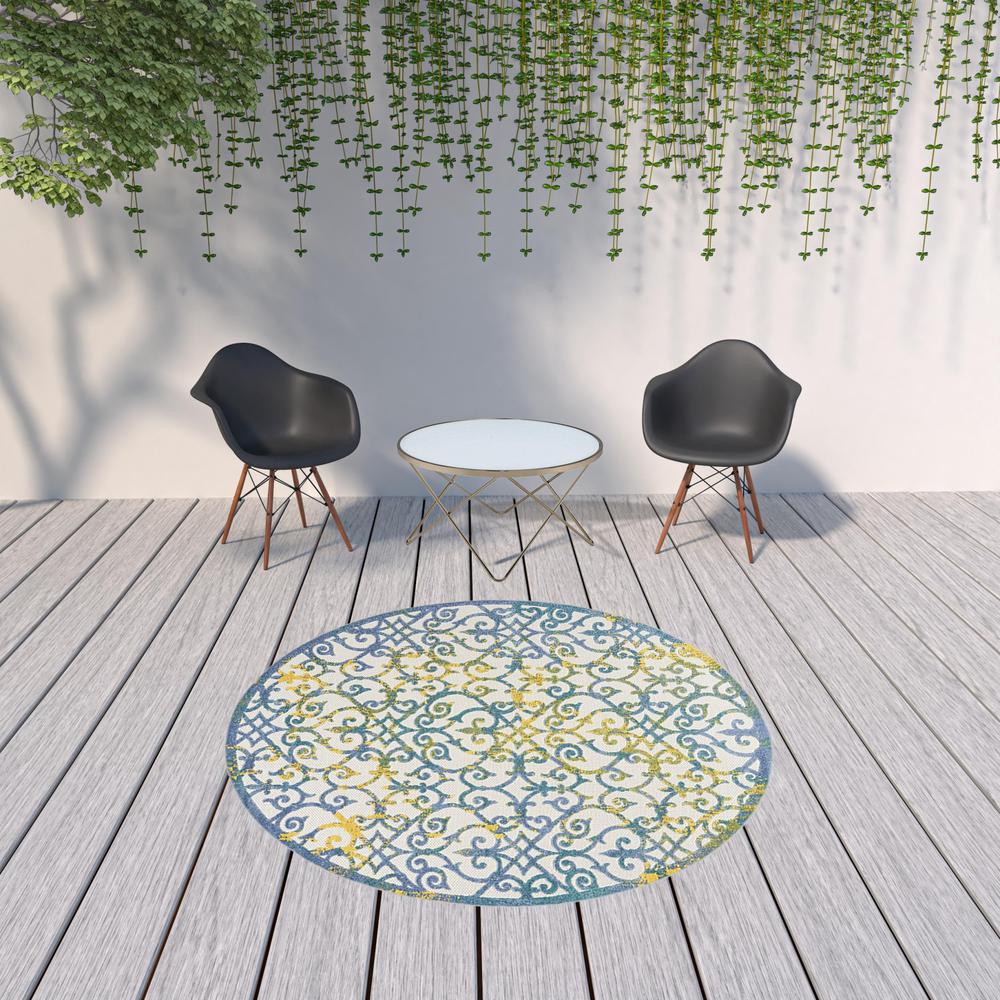 8' X 8' Ivory And Blue Round Damask Non Skid Indoor Outdoor Area Rug. Picture 2
