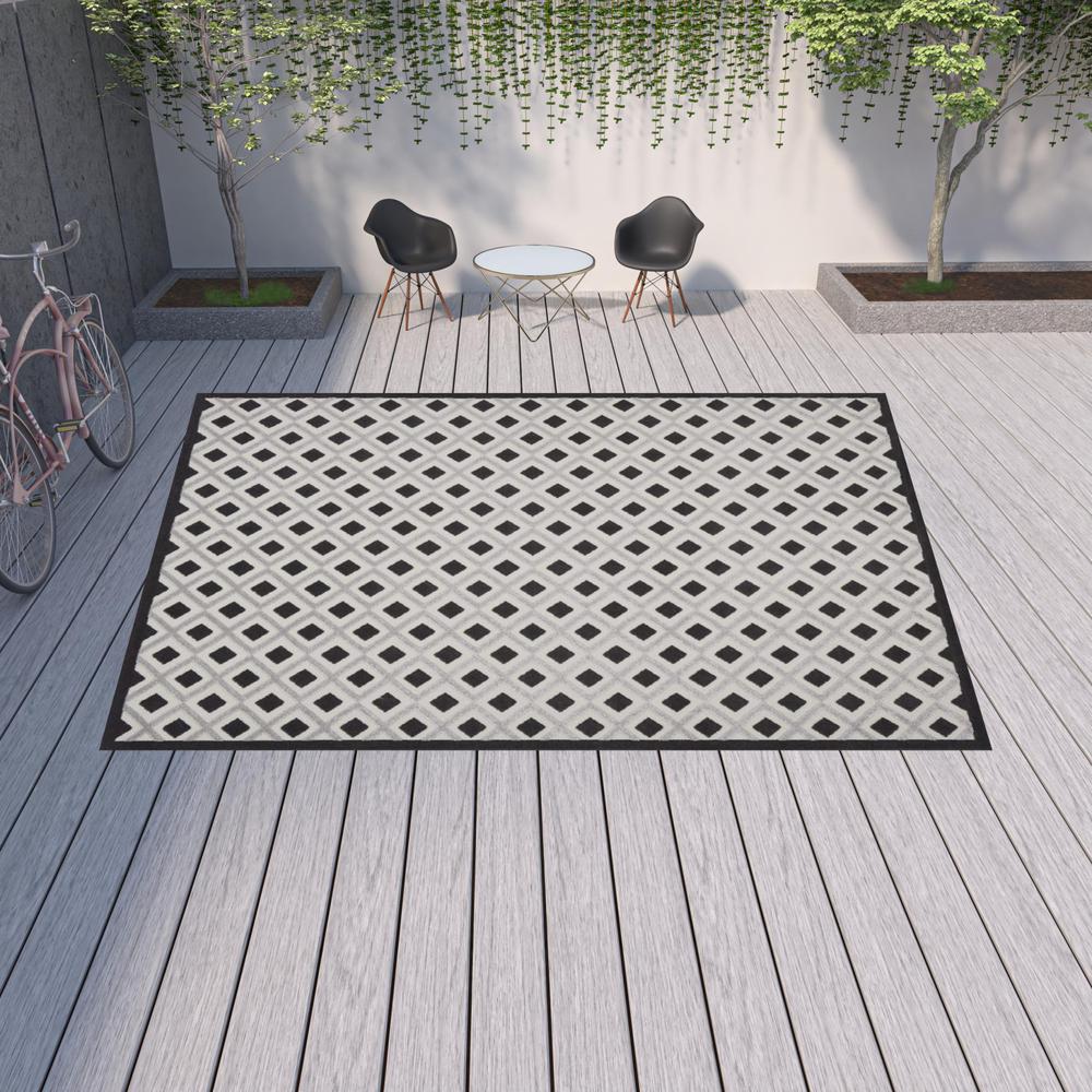 12' X 15' Black And White Gingham Non Skid Indoor Outdoor Area Rug. Picture 2