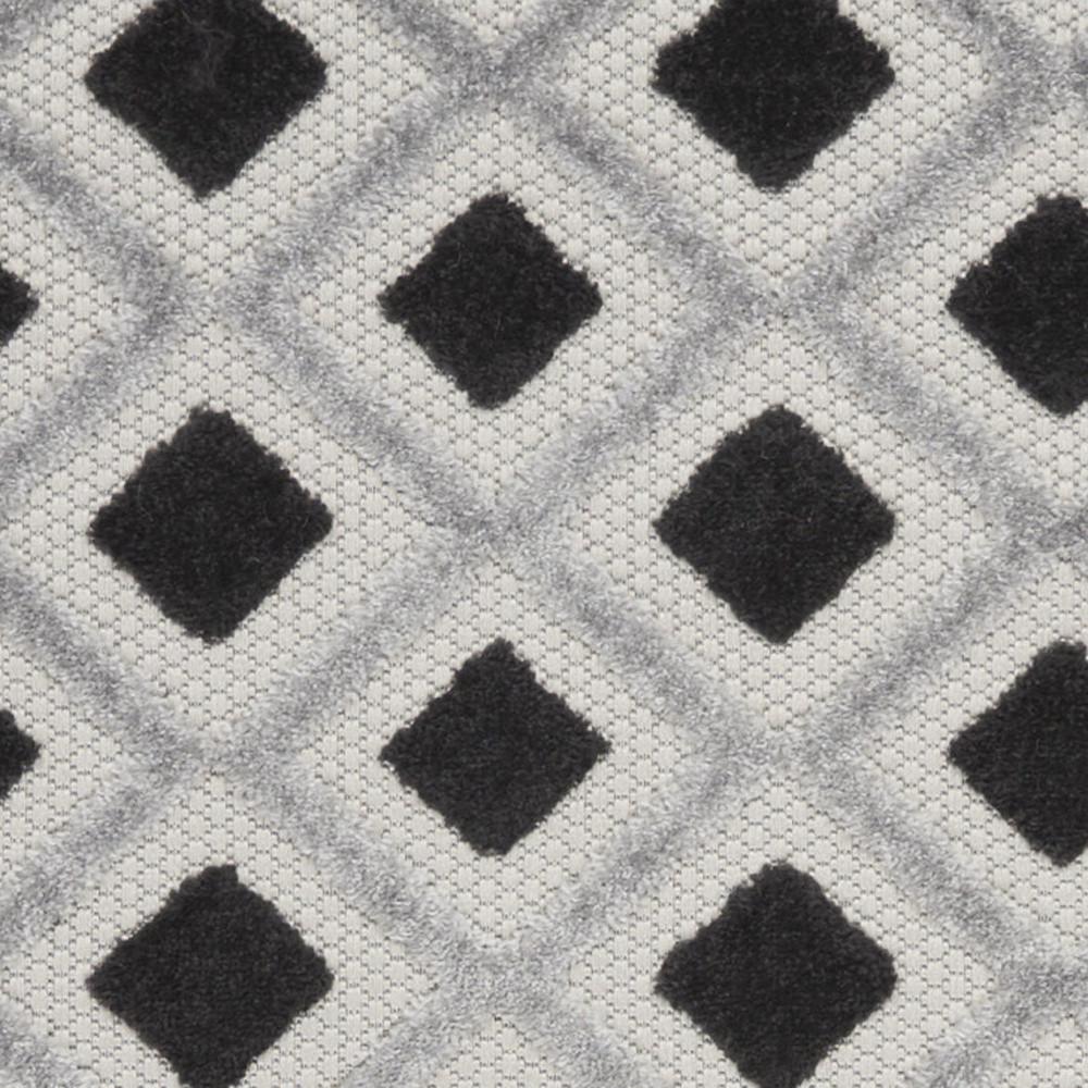 2' X 6' Black And White Gingham Non Skid Indoor Outdoor Runner Rug. Picture 3