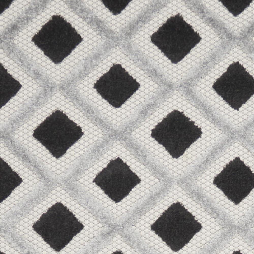 2' X 10' Black And White Gingham Non Skid Indoor Outdoor Runner Rug. Picture 3
