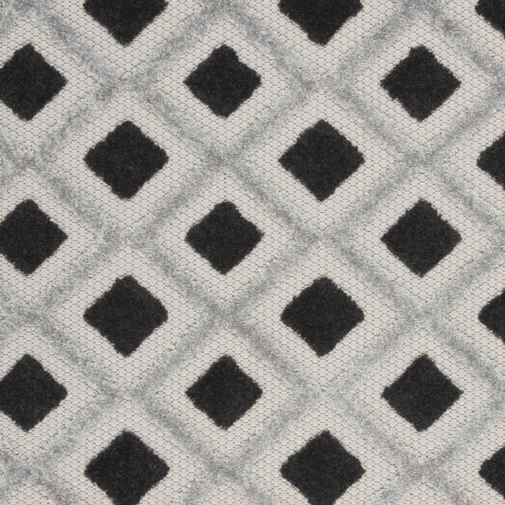 3' X 4' Black And White Gingham Non Skid Indoor Outdoor Area Rug. Picture 3