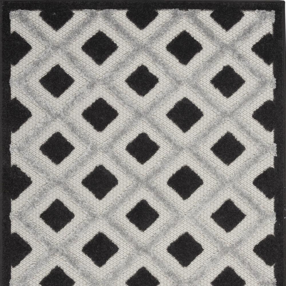 3' X 4' Black And White Gingham Non Skid Indoor Outdoor Area Rug. Picture 4