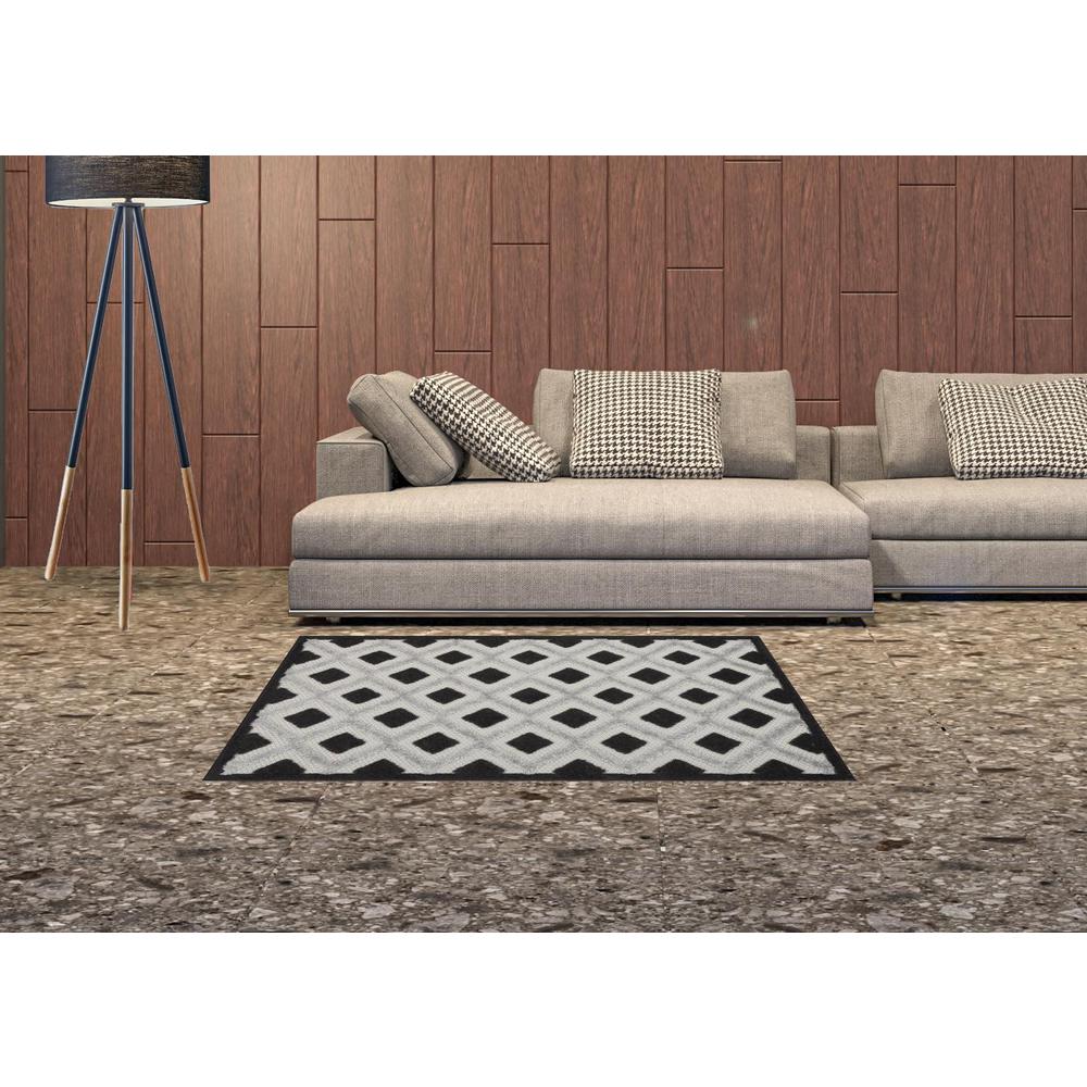 3' X 4' Black And White Gingham Non Skid Indoor Outdoor Area Rug. Picture 2