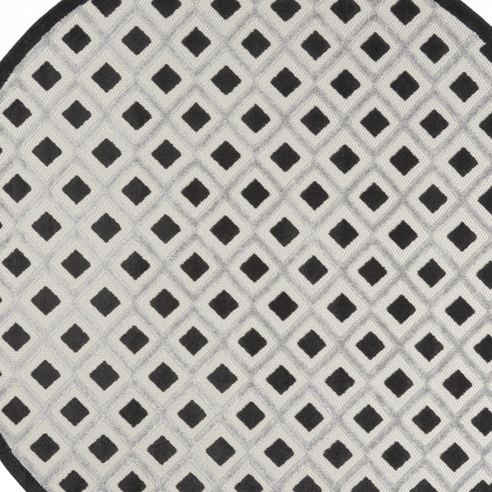 8' X 8' Black And White Round Gingham Non Skid Indoor Outdoor Area Rug. Picture 3