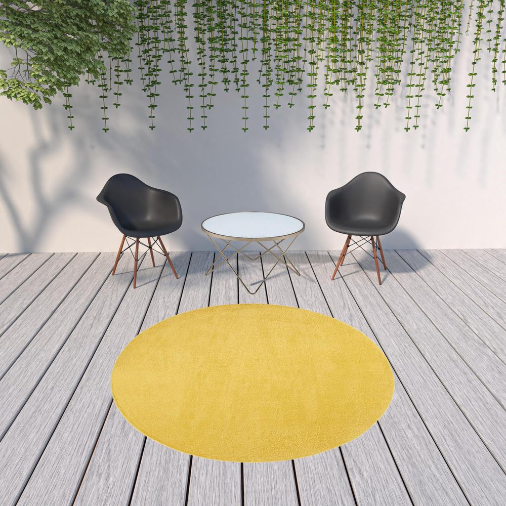 8' X 8' Yellow Round Non Skid Indoor Outdoor Area Rug. Picture 2