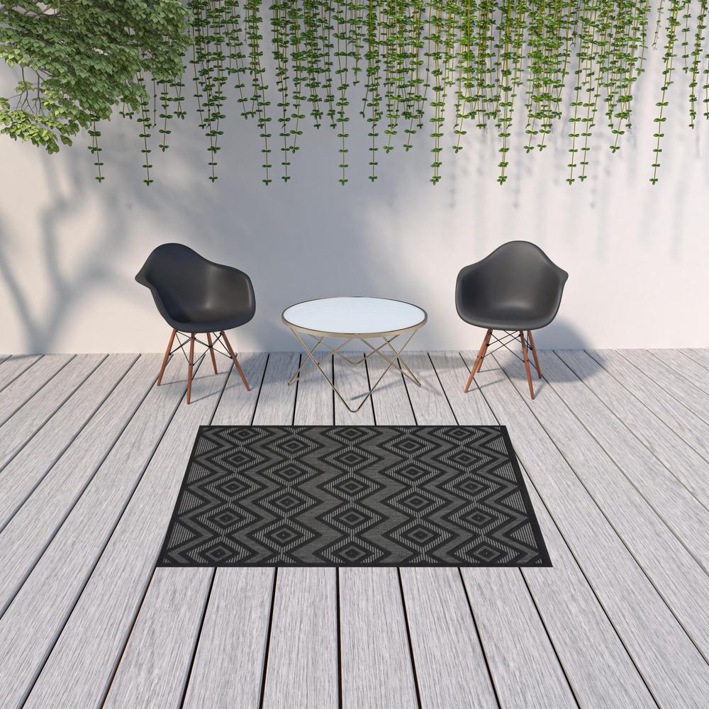 5' X 7' Charcoal Black Argyle Indoor Outdoor Area Rug. Picture 2