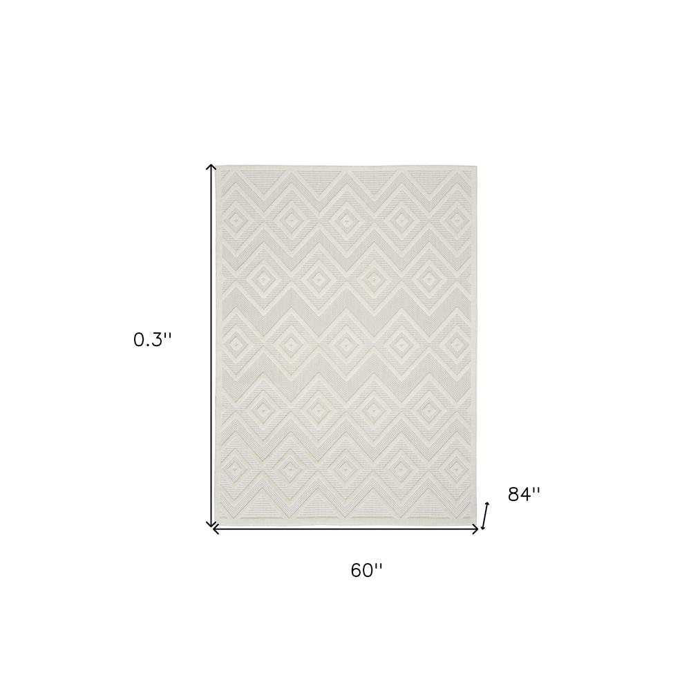 5' X 7' Ivory And White Argyle Indoor Outdoor Area Rug. Picture 5