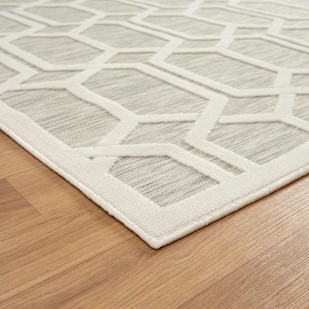 5' X 7' Gray And Ivory Geometric Stain Resistant Indoor Outdoor Area Rug. Picture 6