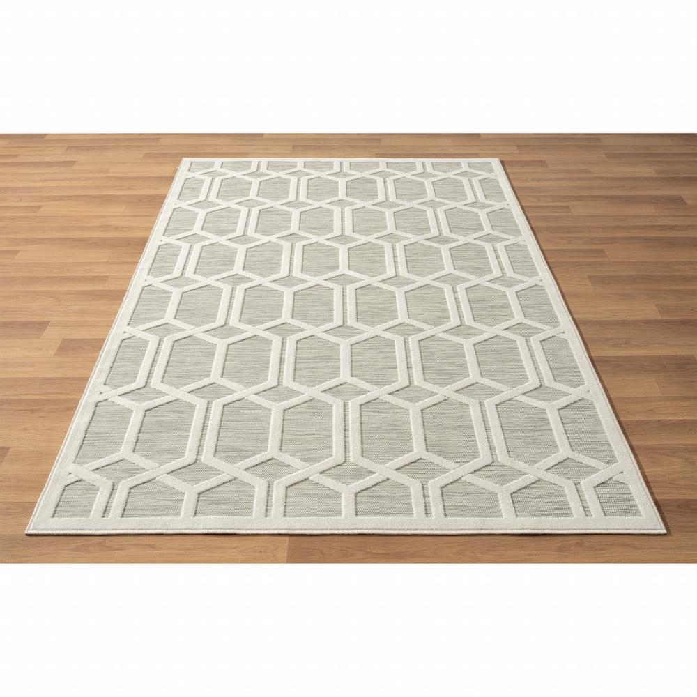 5' X 7' Gray And Ivory Geometric Stain Resistant Indoor Outdoor Area Rug. Picture 7
