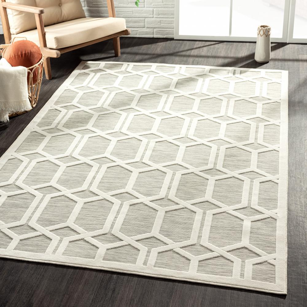5' X 7' Gray And Ivory Geometric Stain Resistant Indoor Outdoor Area Rug. Picture 8