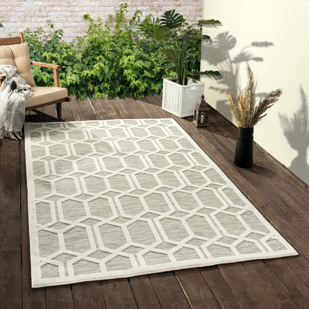 5' X 7' Gray And Ivory Geometric Stain Resistant Indoor Outdoor Area Rug. Picture 9