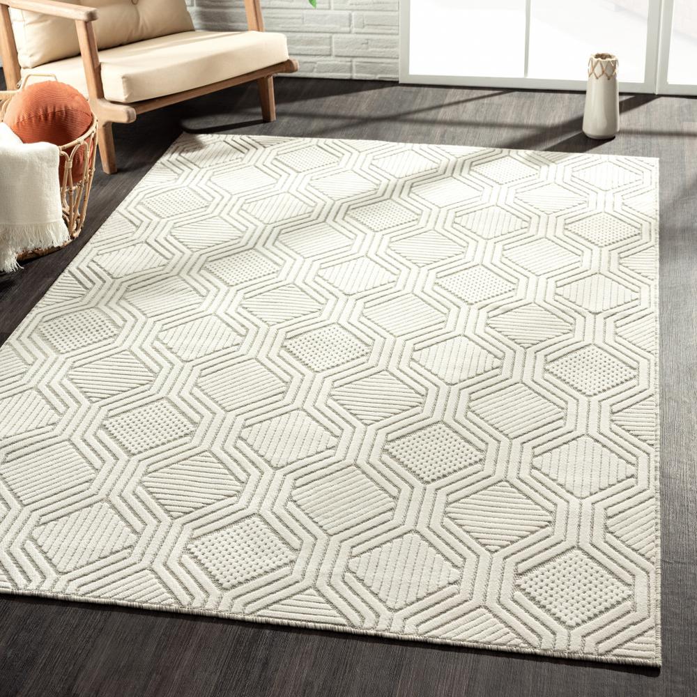 8' X 10' Gray And Ivory Geometric Stain Resistant Indoor Outdoor Area Rug. Picture 8