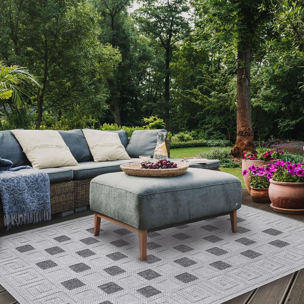 5' X 7' Grey Geometric Stain Resistant Non Skid Indoor Outdoor Area Rug. Picture 7