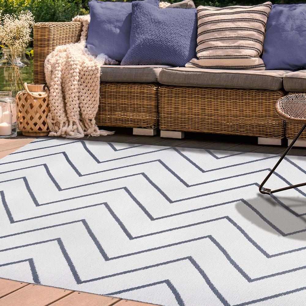 3' X 5' Ivory Waves Stain Resistant Indoor Outdoor Area Rug. Picture 6