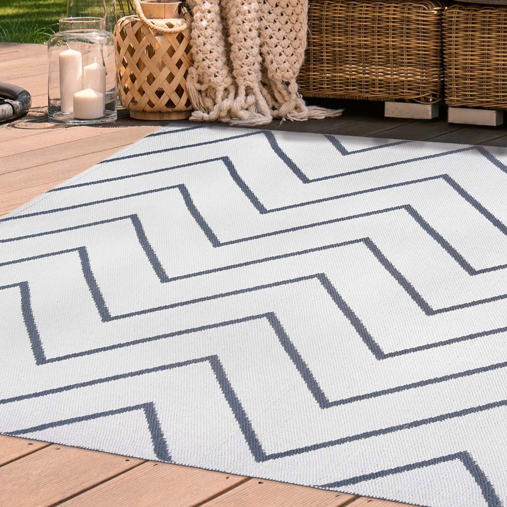3' X 5' Ivory Waves Stain Resistant Indoor Outdoor Area Rug. Picture 7