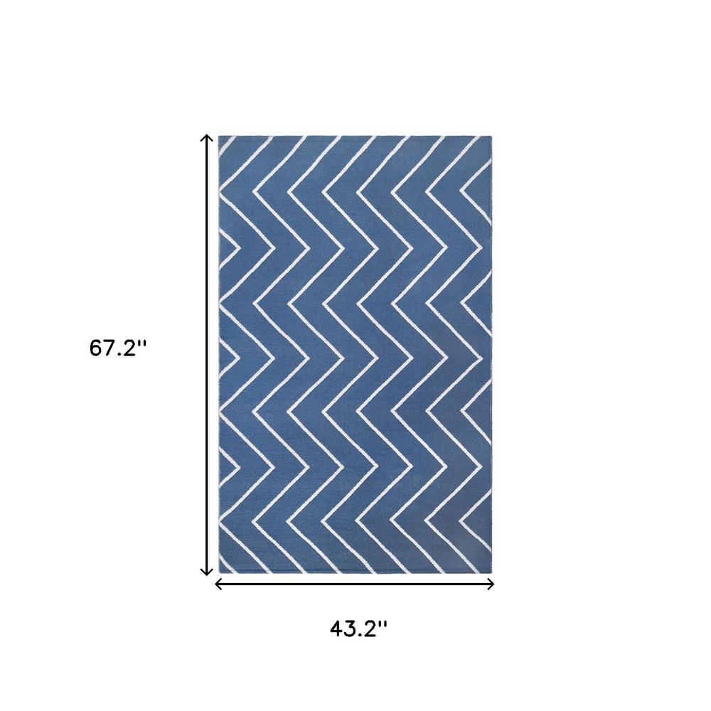 3' X 5' Navy Blue Waves Stain Resistant Indoor Outdoor Area Rug. Picture 9