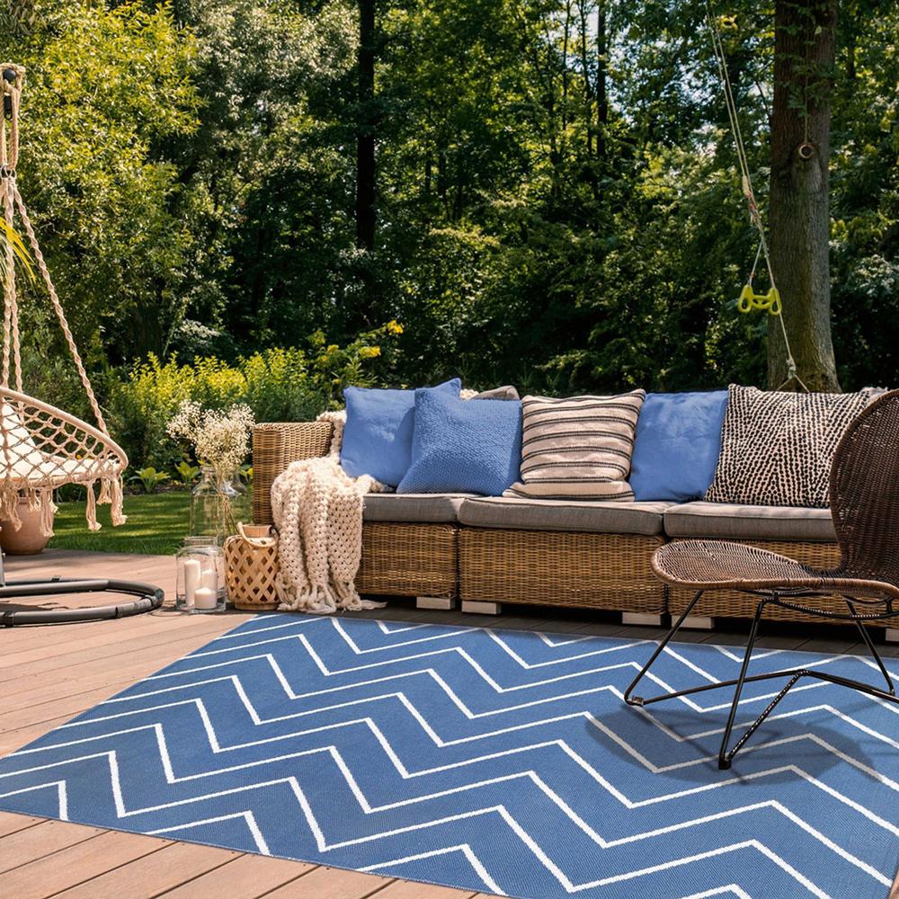3' X 5' Navy Blue Waves Stain Resistant Indoor Outdoor Area Rug. Picture 7