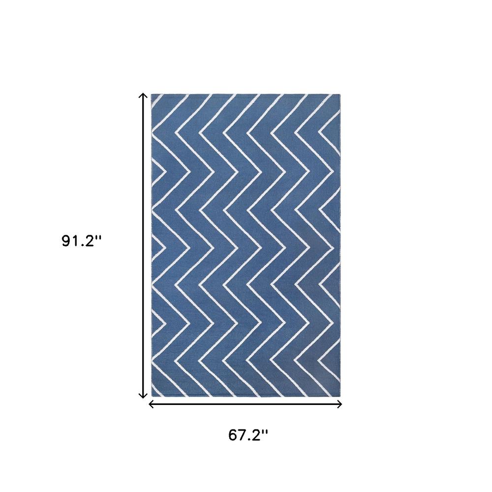 5' X 7' Navy Blue Waves Stain Resistant Indoor Outdoor Area Rug. Picture 8