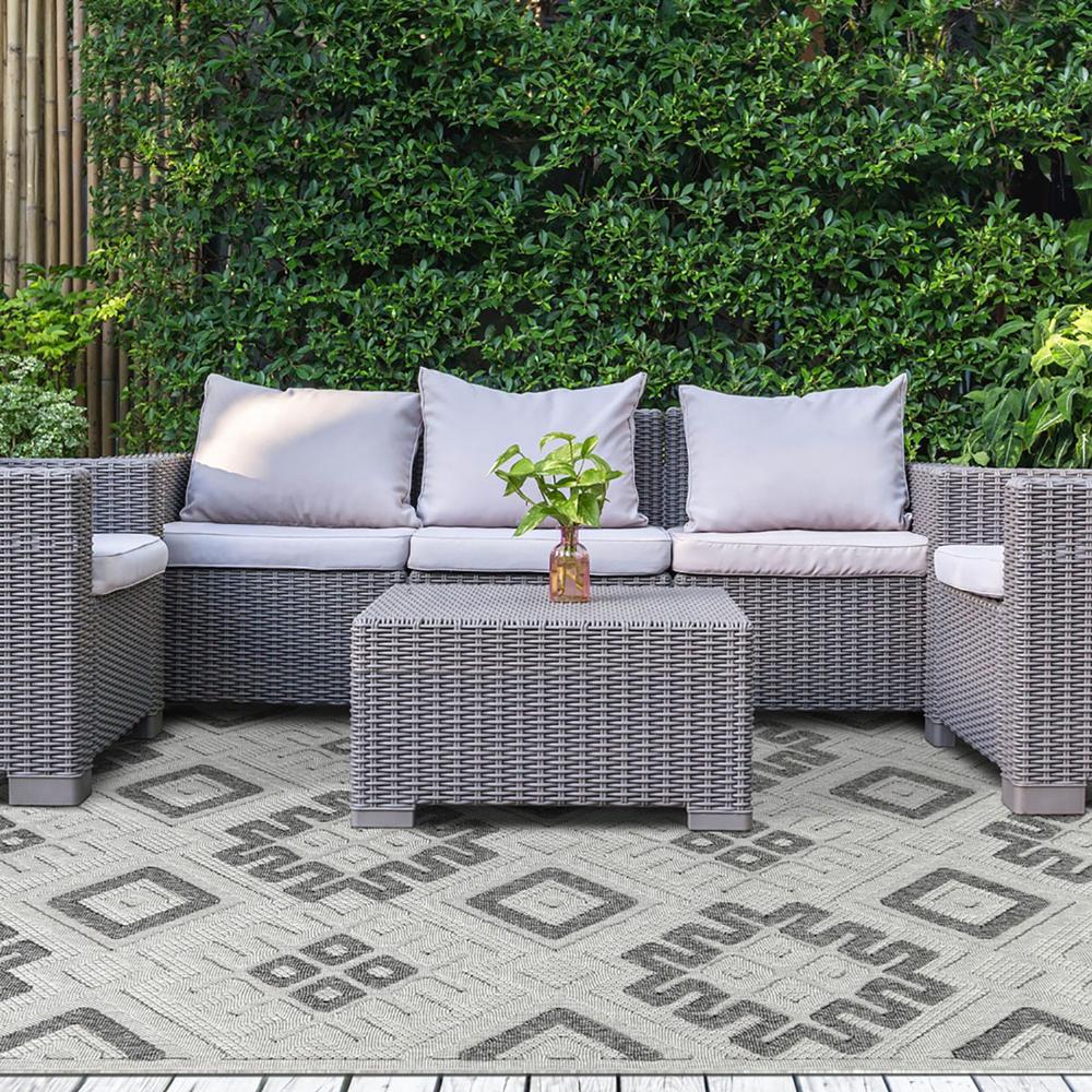 5' X 7' Slate Geometric Stain Resistant Non Skid Indoor Outdoor Area Rug. Picture 5