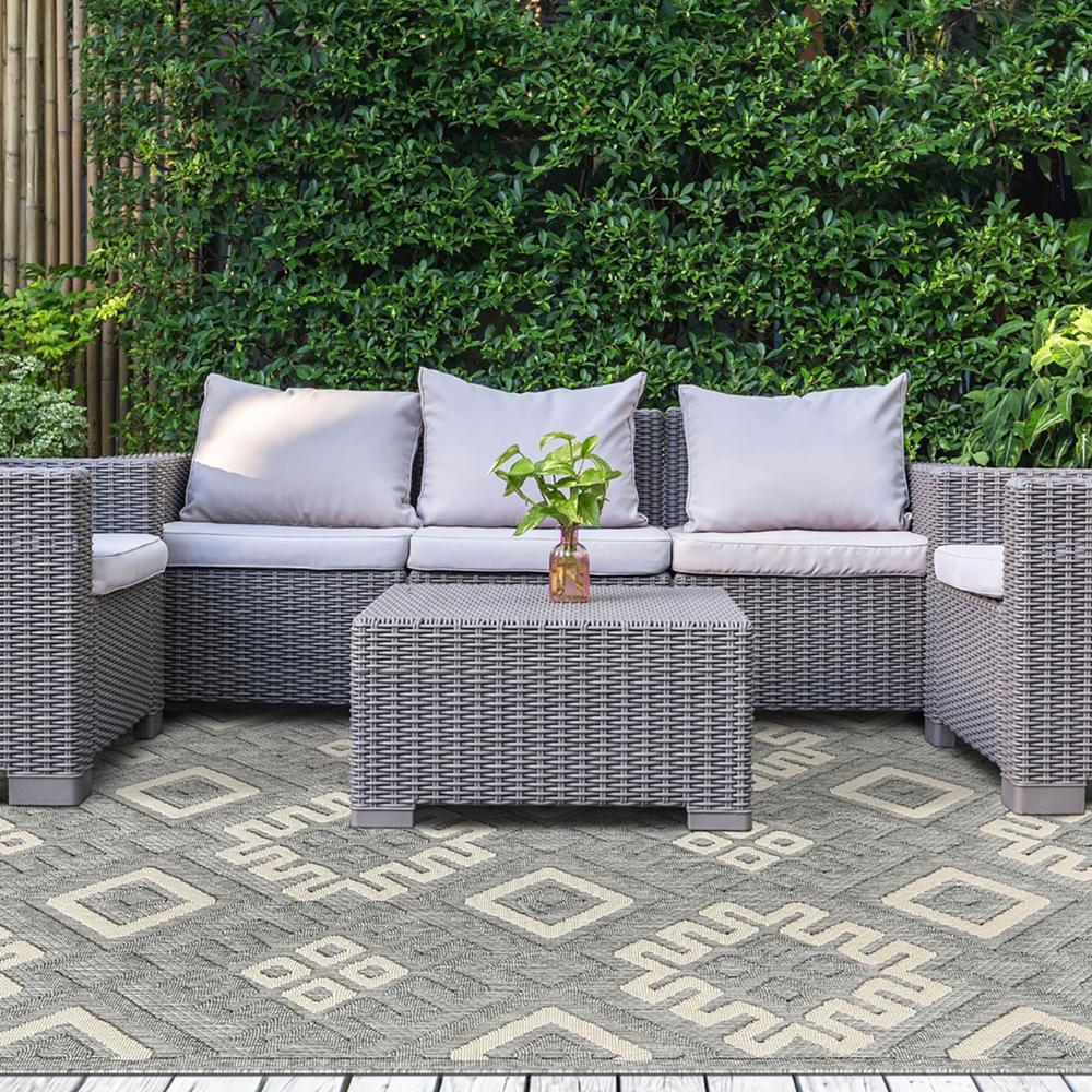 6' X 9' Grey Geometric Stain Resistant Non Skid Indoor Outdoor Area Rug. Picture 5