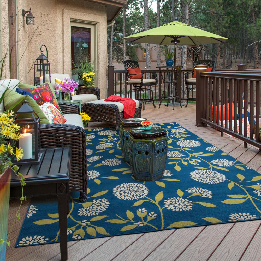 2' X 4' Blue and Green Floral Stain Resistant Indoor Outdoor Area Rug. Picture 9
