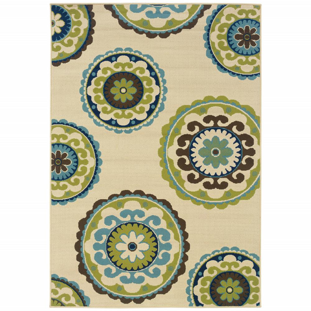 2' X 4' Green and Ivory Floral Stain Resistant Indoor Outdoor Area Rug. Picture 3